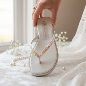 Coloriffics Megan White Sequin Bridal Flip Flops Size 7M - NIB Flaw